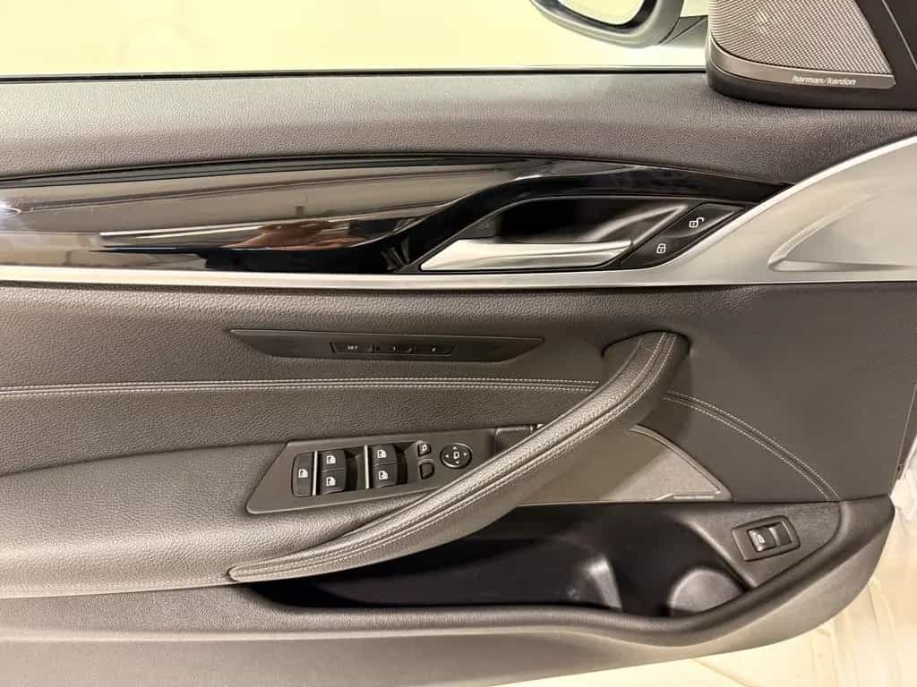 BMW 520 d Touring AHK ACC RFK HUD HK Laser 04/2021-photo-16