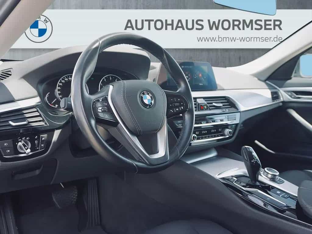BMW 520 i Touring Parkassistent Klimaaut. Shz 10/2019-photo-6