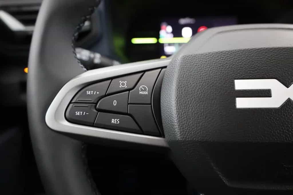 Dacia Duster mHEV 130 LED Navi 360° Tempomat 11/2025-photo-14
