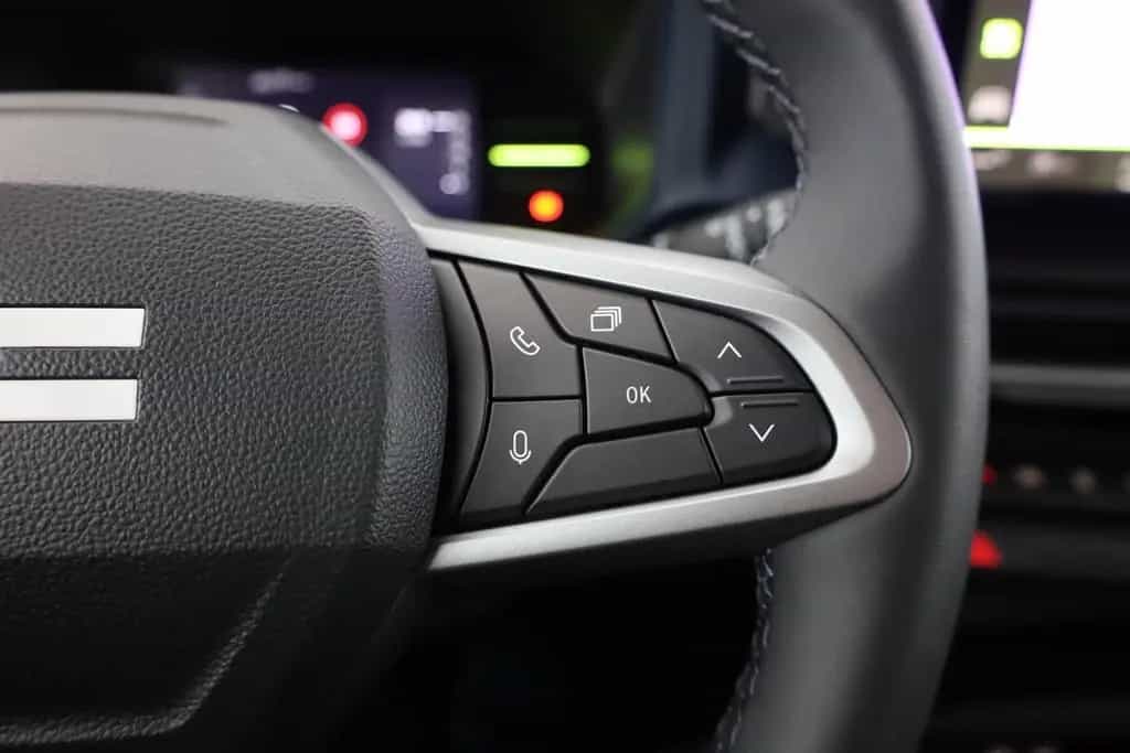 Dacia Duster mHEV 130 LED Navi 360° Tempomat 11/2025-photo-15