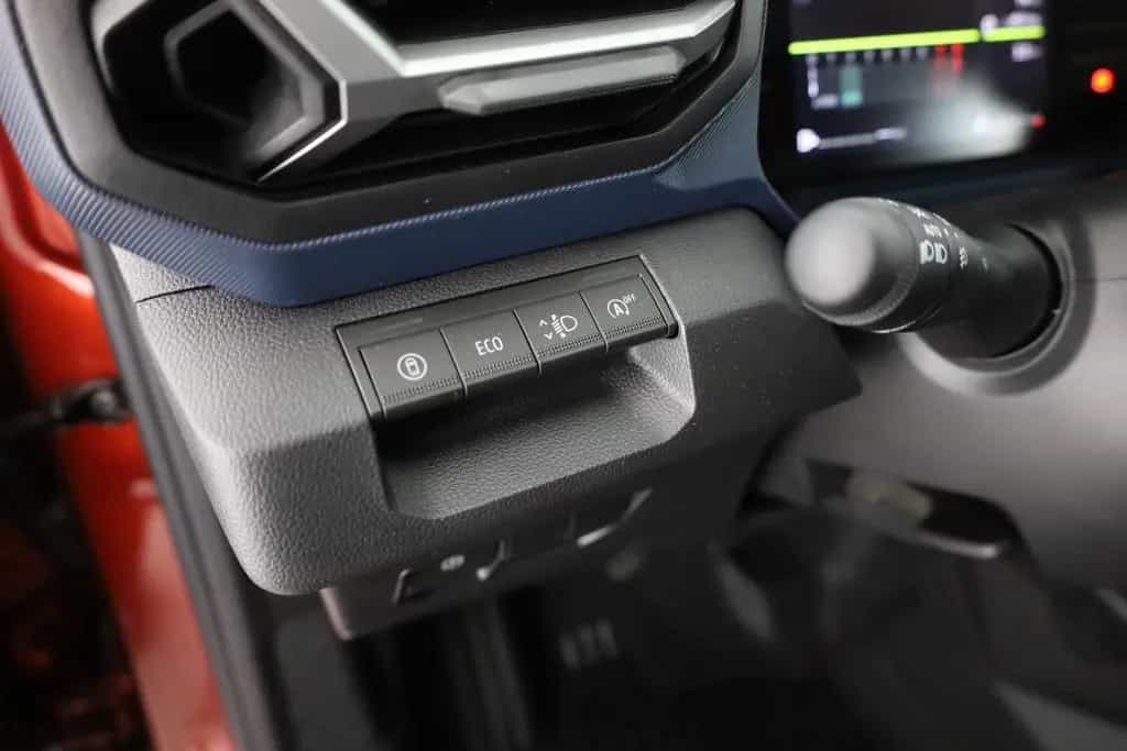 Dacia Duster mHEV 130 LED Navi 360° Tempomat 11/2025-photo-20