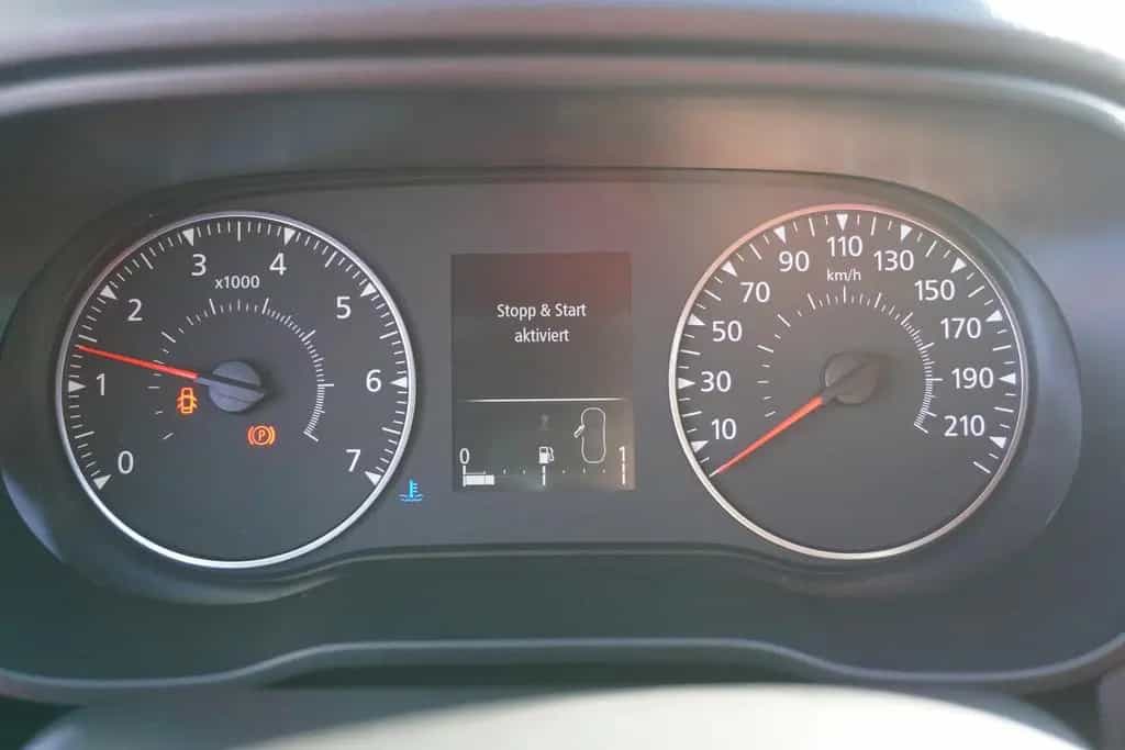 Dacia Duster II 1.3 TCE Celebration Navi 360° AHK PDC 12/2020-photo-24