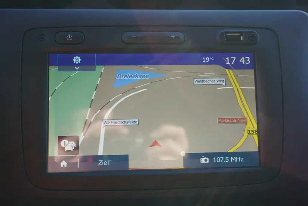Dacia Duster II 1.3 TCE Celebration Navi 360° AHK PDC 12/2020-photo-26