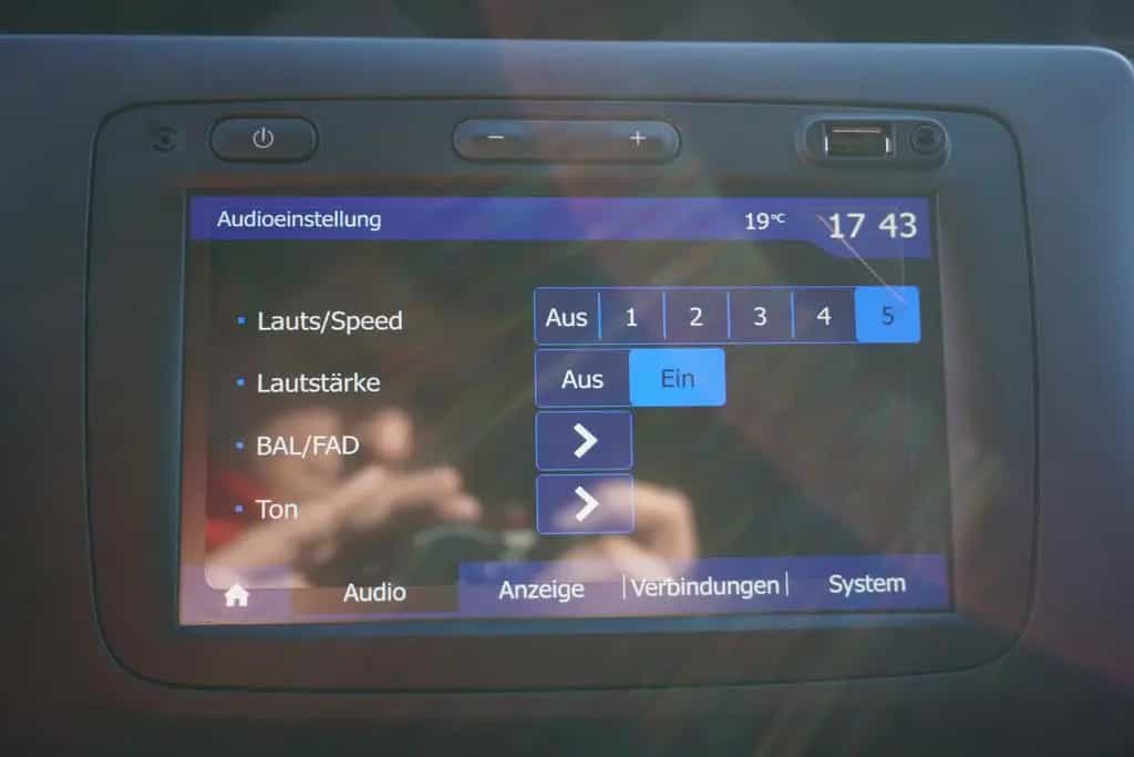 Dacia Duster II 1.3 TCE Celebration Navi 360° AHK PDC 12/2020-photo-27