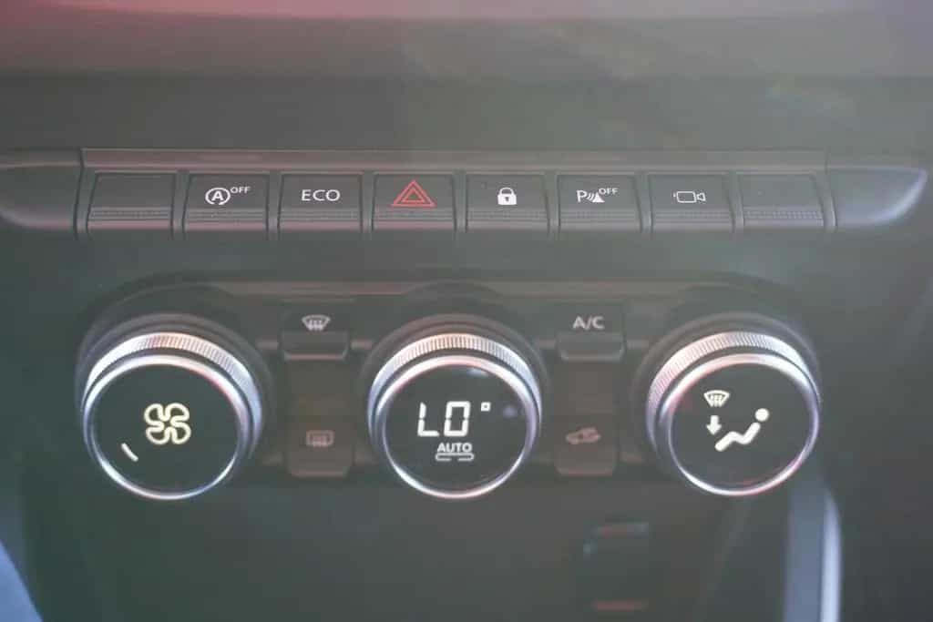 Dacia Duster II 1.3 TCE Celebration Navi 360° AHK PDC 12/2020-photo-28
