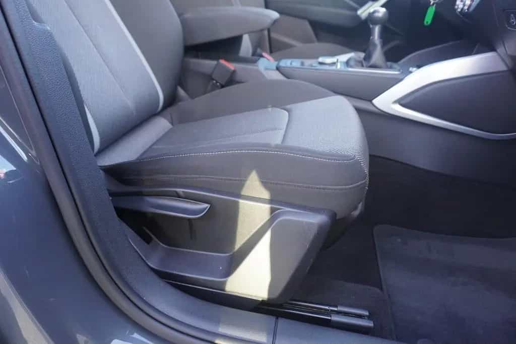 Audi Q2 1.4 TFSI sport LED Klimaaut. Sitzheizung PDC 05/2017-photo-12