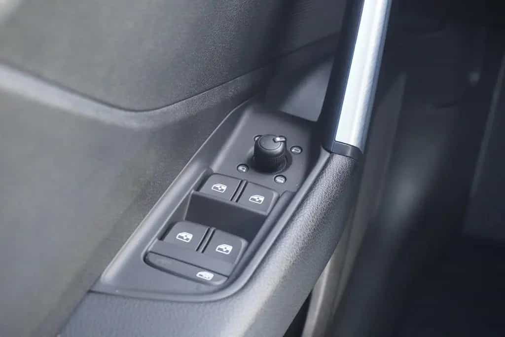 Audi Q2 1.4 TFSI sport LED Klimaaut. Sitzheizung PDC 05/2017-photo-20
