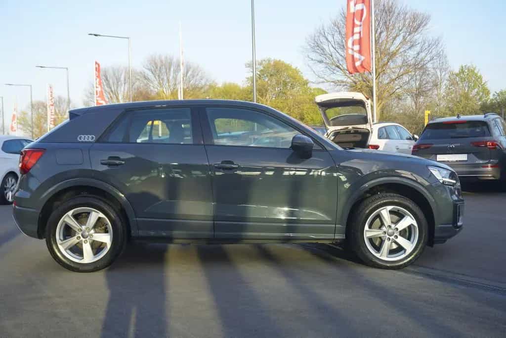 Audi Q2 1.4 TFSI sport LED Klimaaut. Sitzheizung PDC 05/2017-photo-3