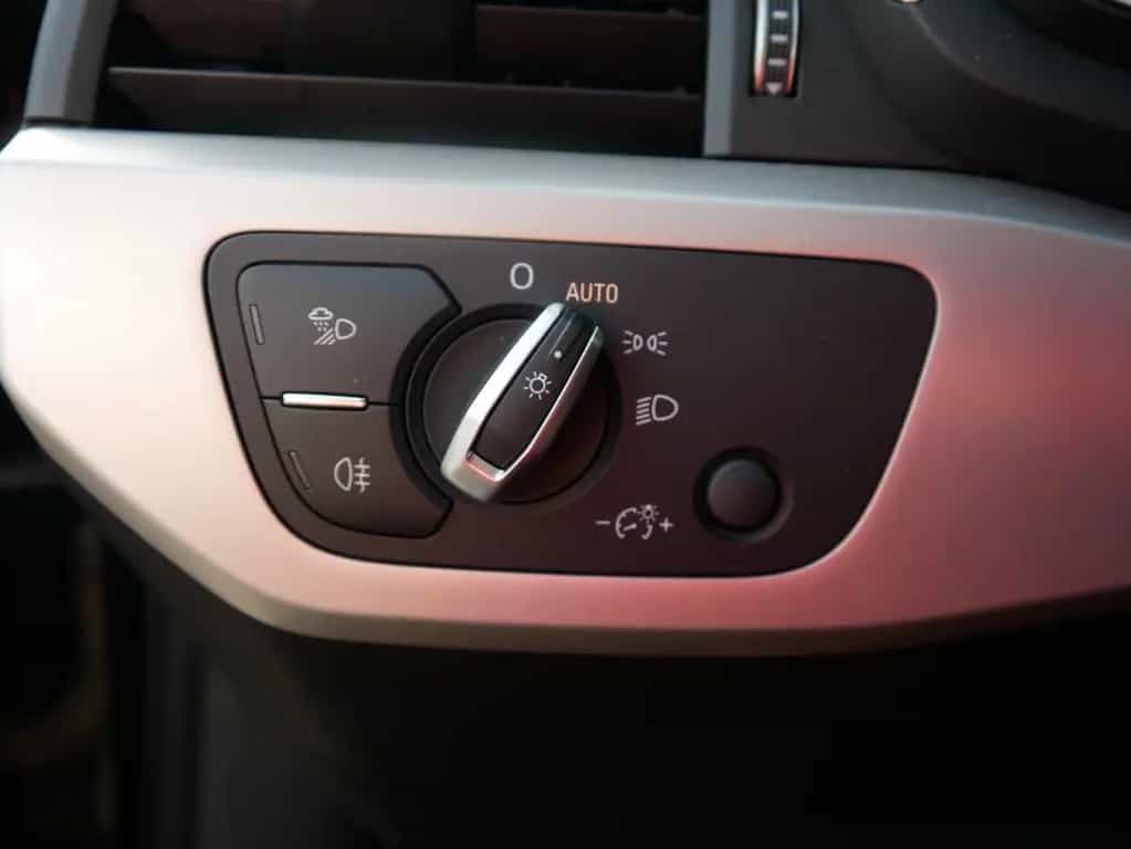 Audi A4 Avant 35 2.0 TFSI S line LED Navi Tempomat 10/2019-photo-22