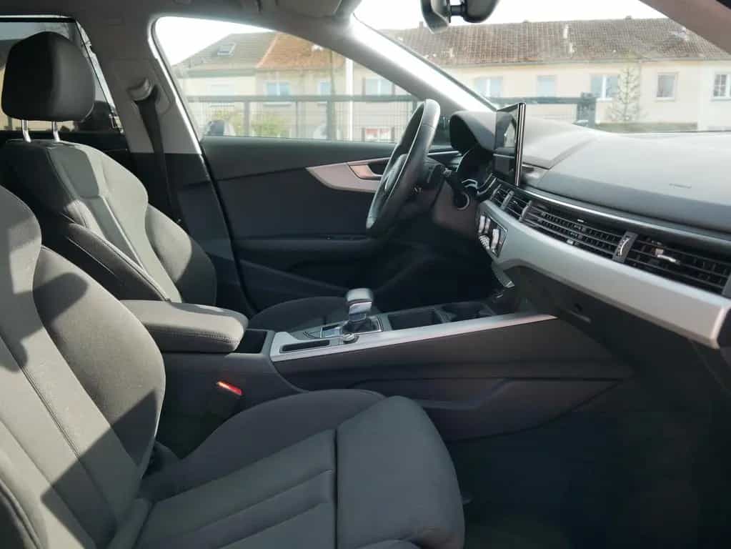 Audi A4 Avant 35 2.0 TFSI S line LED Navi Tempomat 10/2019-photo-26
