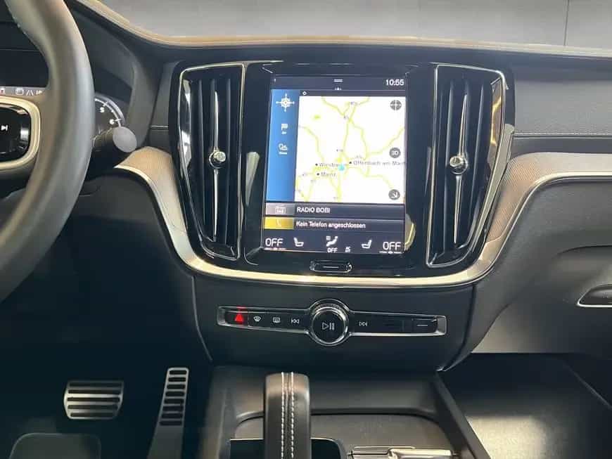 Volvo S60 B4 R-Design Glasd 360° PilotAssist 19'' Stan 07/2022-photo-13