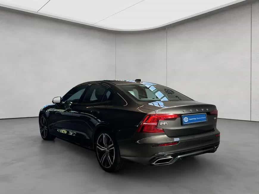Volvo S60 B4 R-Design Glasd 360° PilotAssist 19'' Stan 07/2022-photo-2