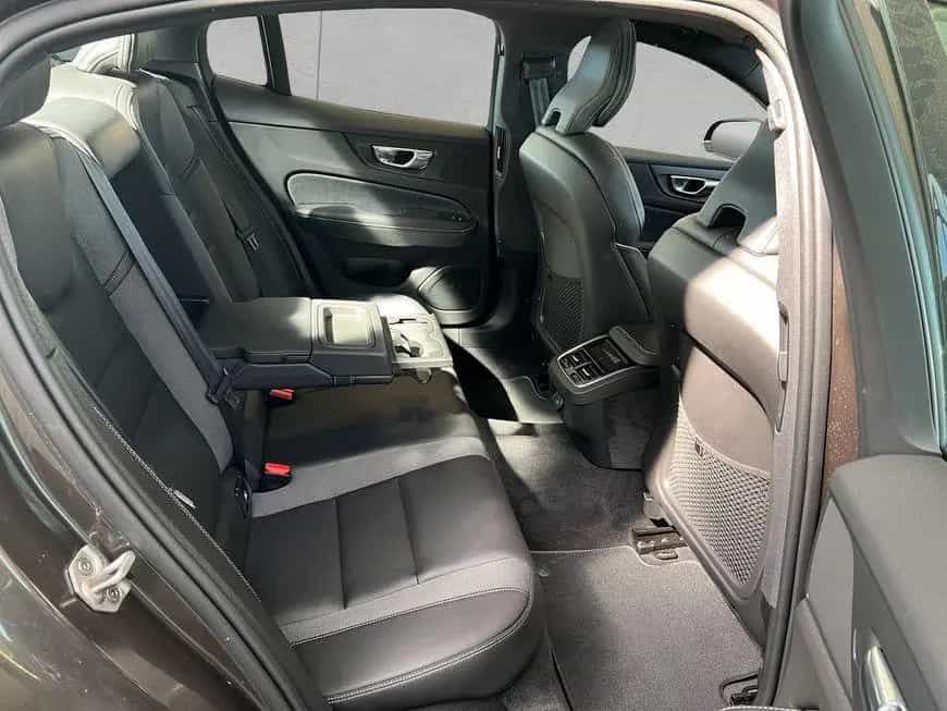 Volvo S60 B4 R-Design Glasd 360° PilotAssist 19'' Stan 07/2022-photo-20