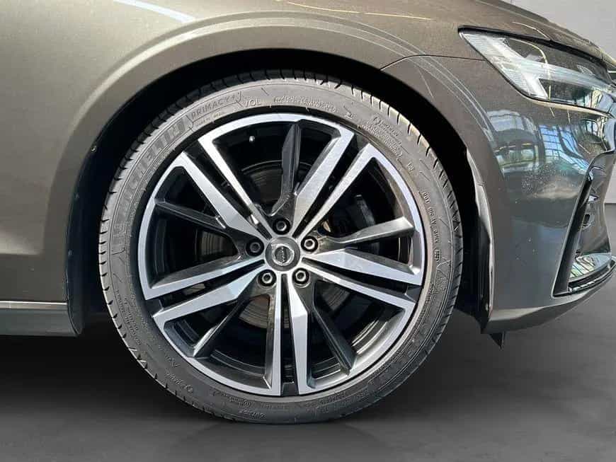Volvo S60 B4 R-Design Glasd 360° PilotAssist 19'' Stan 07/2022-photo-28