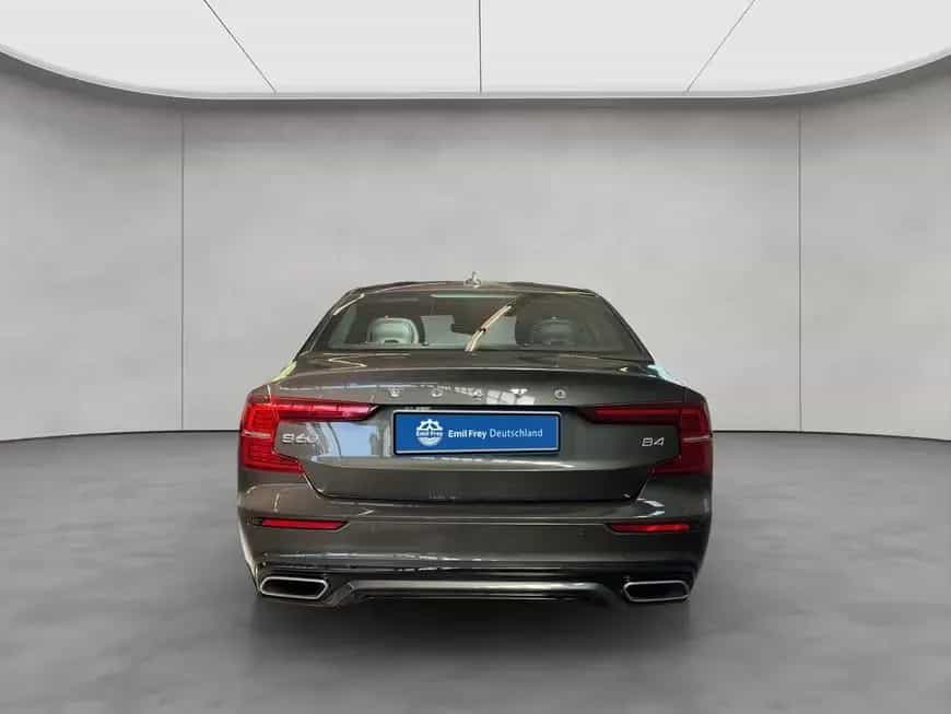 Volvo S60 B4 R-Design Glasd 360° PilotAssist 19'' Stan 07/2022-photo-3