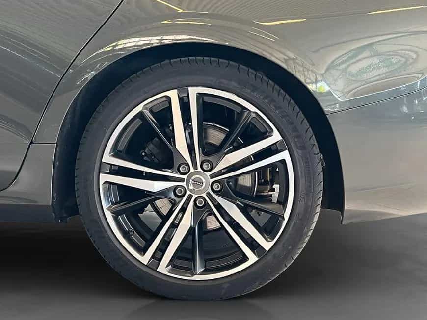 Volvo S60 B4 R-Design Glasd 360° PilotAssist 19'' Stan 07/2022-photo-30