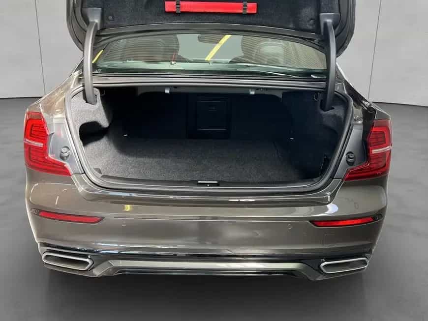 Volvo S60 B4 R-Design Glasd 360° PilotAssist 19'' Stan 07/2022-photo-4