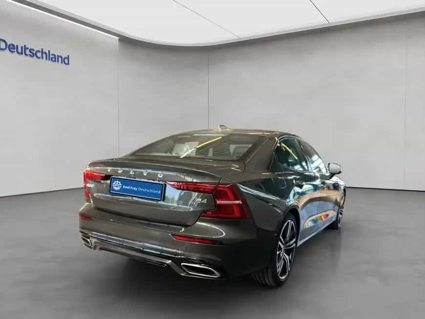 Volvo S60 B4 R-Design Glasd 360° PilotAssist 19'' Stan 07/2022-photo-5