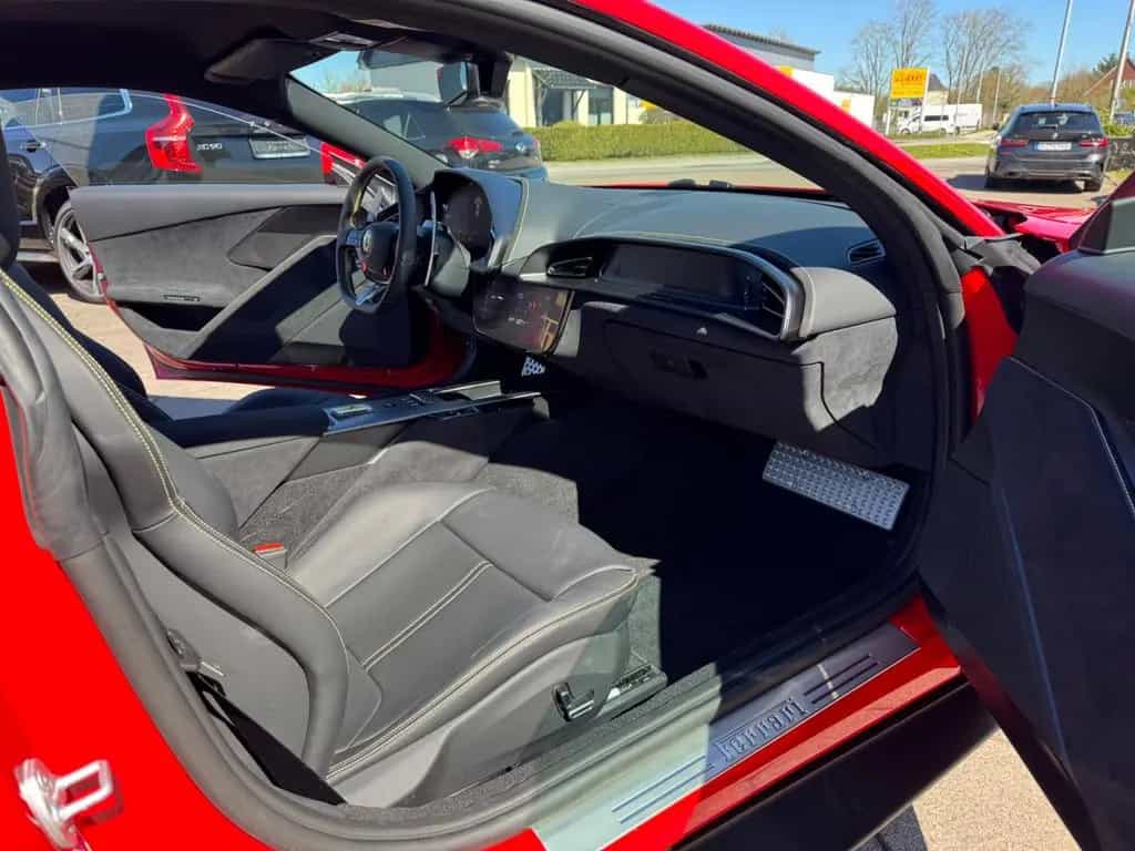 Ferrari Amalfi V8 ROSSO CORSA ACC LIFT VOLLLEDER null-photo-24