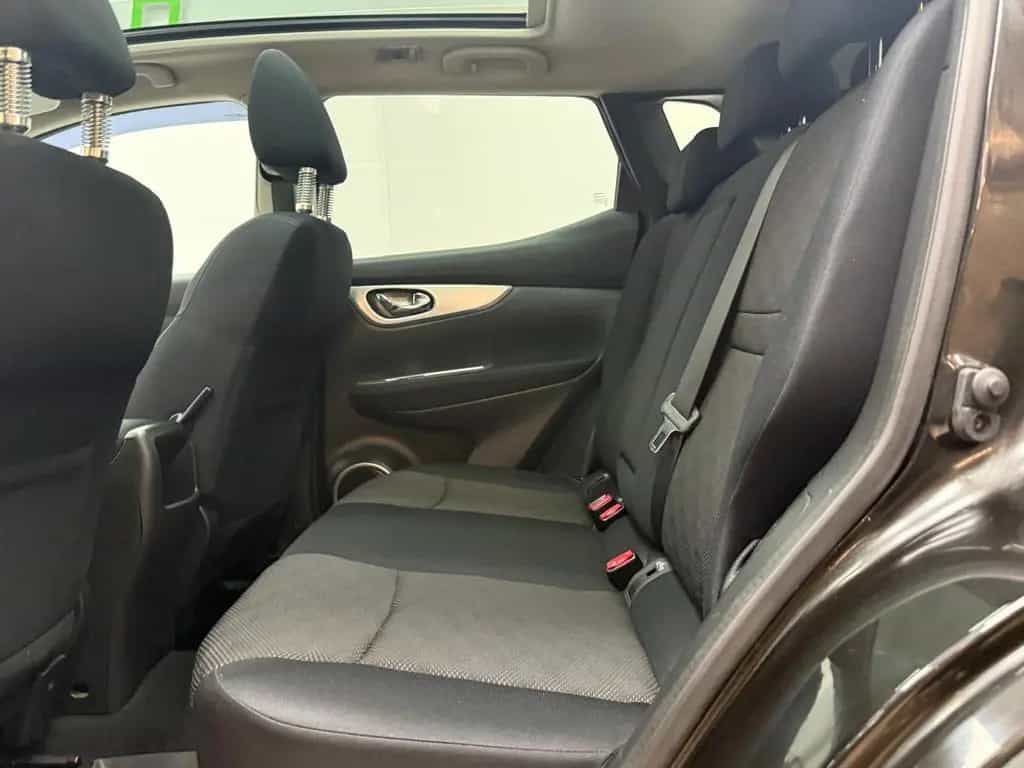 Nissan Qashqai Visia PANORAMA / 360°KAMERA / TEMPOMAT 08/2015-photo-11