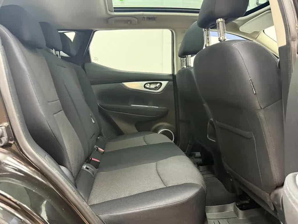 Nissan Qashqai Visia PANORAMA / 360°KAMERA / TEMPOMAT 08/2015-photo-12