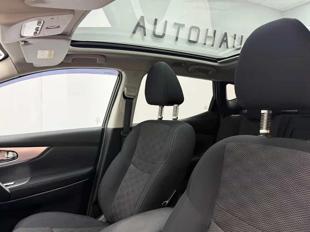 Nissan Qashqai Visia PANORAMA / 360°KAMERA / TEMPOMAT 08/2015-photo-13