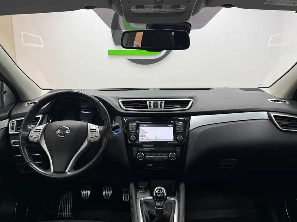 Nissan Qashqai Visia PANORAMA / 360°KAMERA / TEMPOMAT 08/2015-photo-14