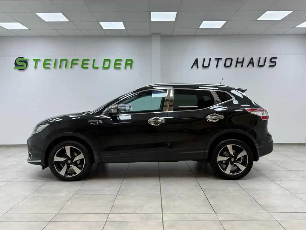 Nissan Qashqai Visia PANORAMA / 360°KAMERA / TEMPOMAT 08/2015-photo-2