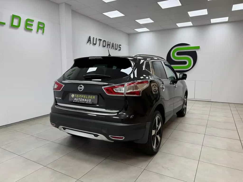 Nissan Qashqai Visia PANORAMA / 360°KAMERA / TEMPOMAT 08/2015-photo-5