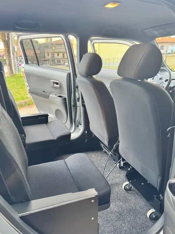 Daihatsu Materia trasporto e guida Disabili 10/2010-photo-11