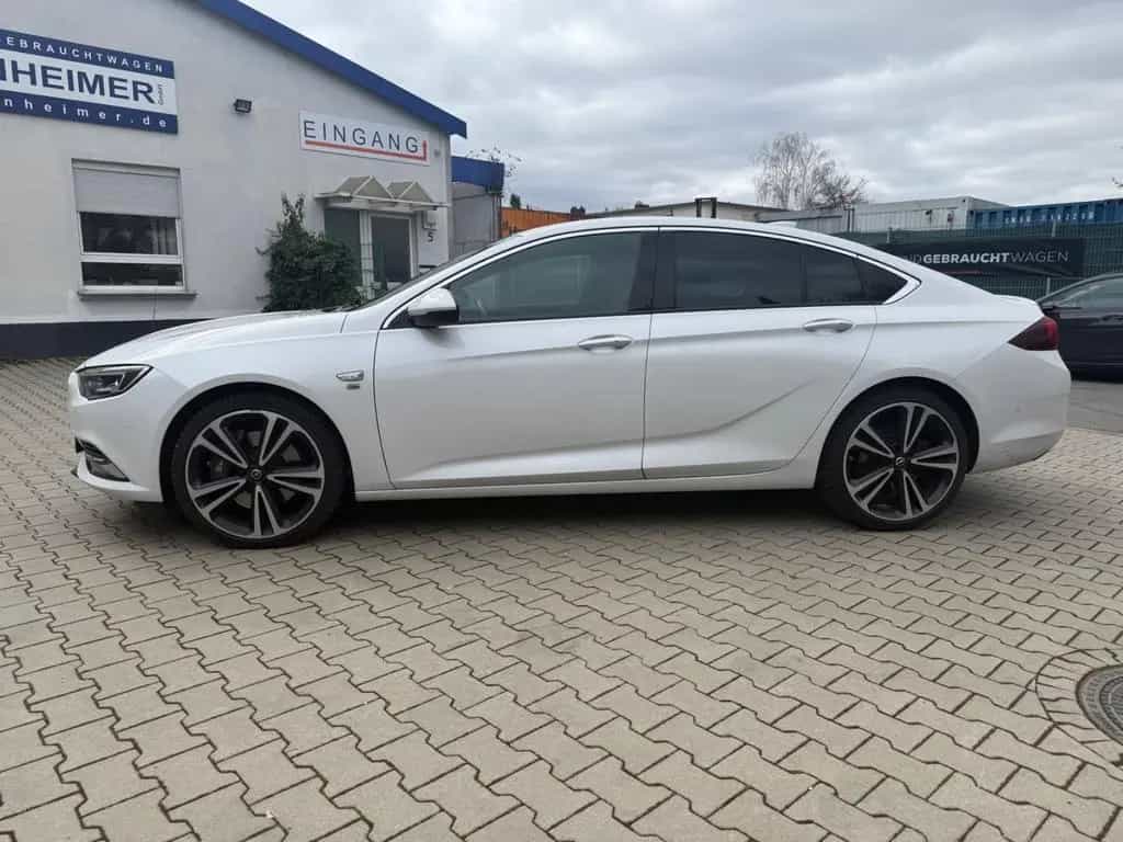 Opel Insignia B Grand Sport 2.0 T 4x4 Dynamic·OPC 03/2017-photo-3