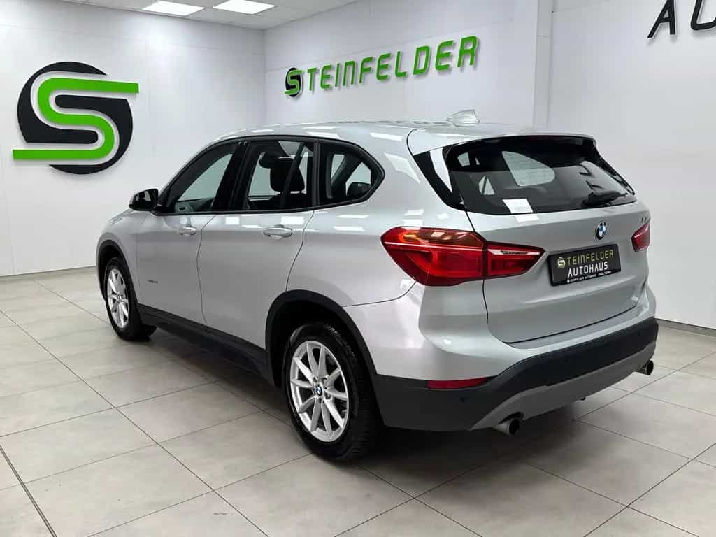 BMW X1 20i sDrive  / LED / SHZ / LM-FELGEN / BT 06/2016-photo-3