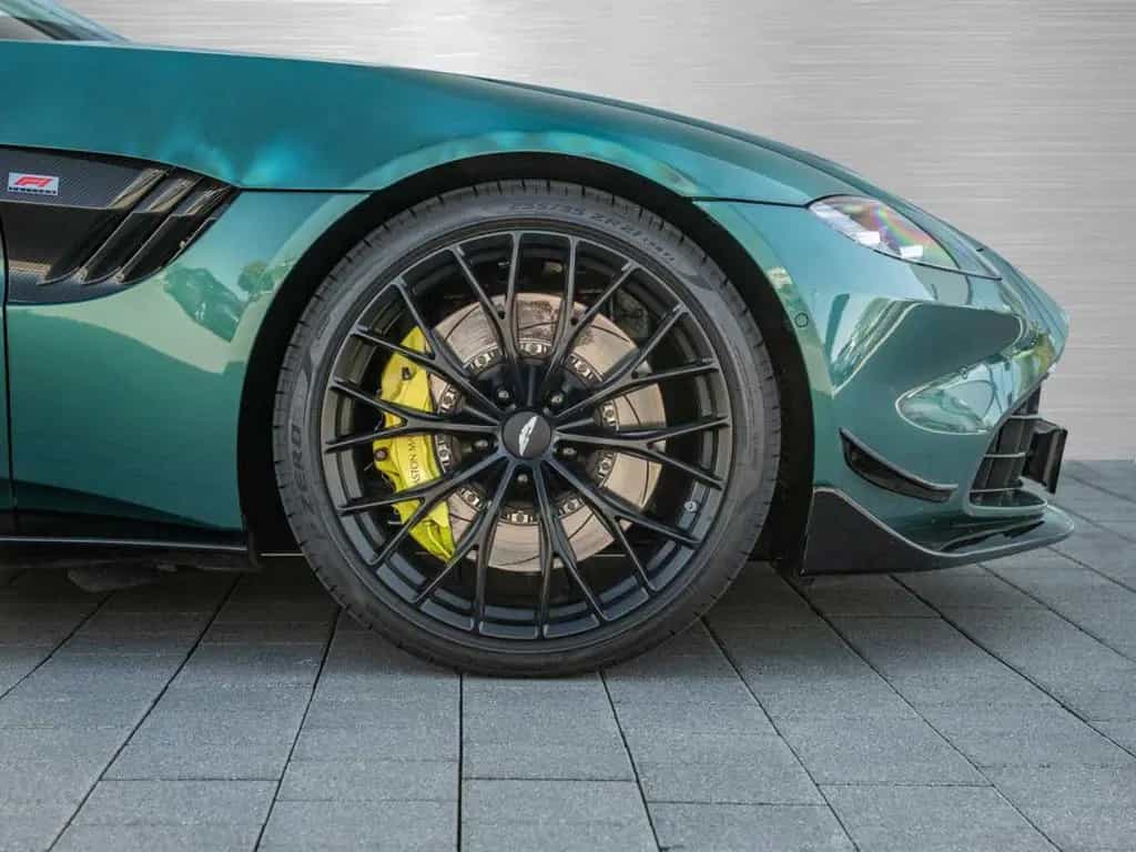 Aston Martin V8 Vantage F1 Edition 10/2022-photo-3