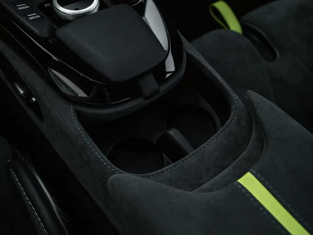 Aston Martin V8 Vantage F1 Edition 10/2022-photo-33