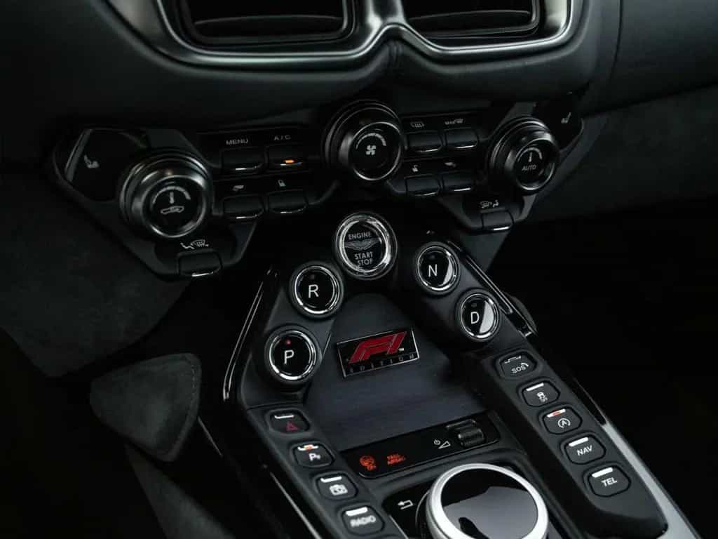 Aston Martin V8 Vantage F1 Edition 10/2022-photo-35