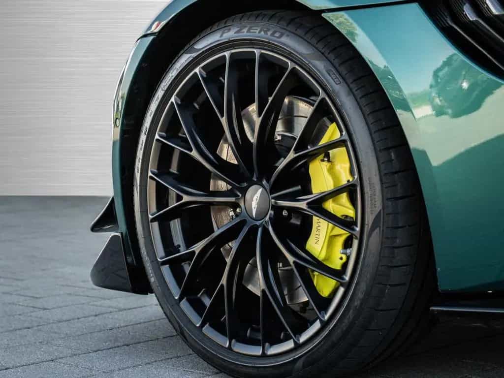 Aston Martin V8 Vantage F1 Edition 10/2022-photo-42
