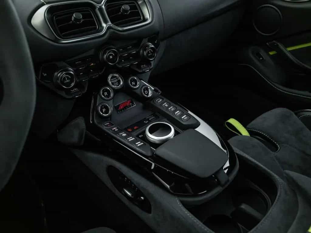 Aston Martin V8 Vantage F1 Edition 10/2022-photo-9