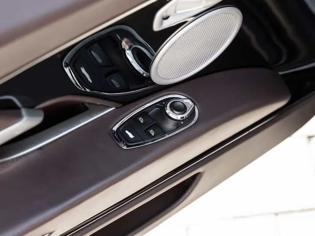 Aston Martin DB11 V8 Coupe Touchtronic 05/2018-photo-26