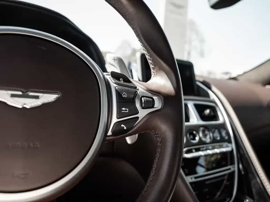 Aston Martin DB11 V8 Coupe Touchtronic 05/2018-photo-28