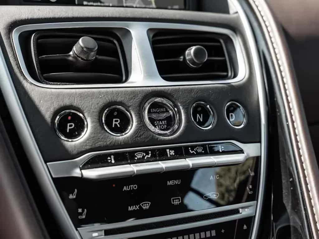 Aston Martin DB11 V8 Coupe Touchtronic 05/2018-photo-31