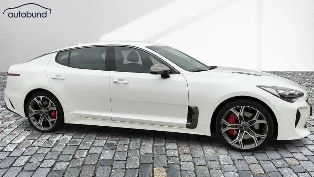 Kia Stinger 3.3 V6 TGDI 4WD GT Alu HUD KA LED Link L 04/2021-photo-3