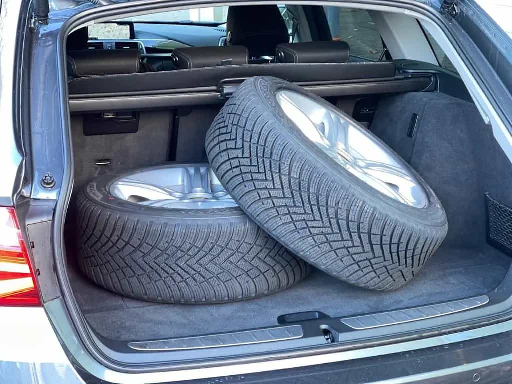 BMW 340 i TOURING SPORT AUTOMAT. SCHECKHEFT GARANTIE 02/2019-photo-26