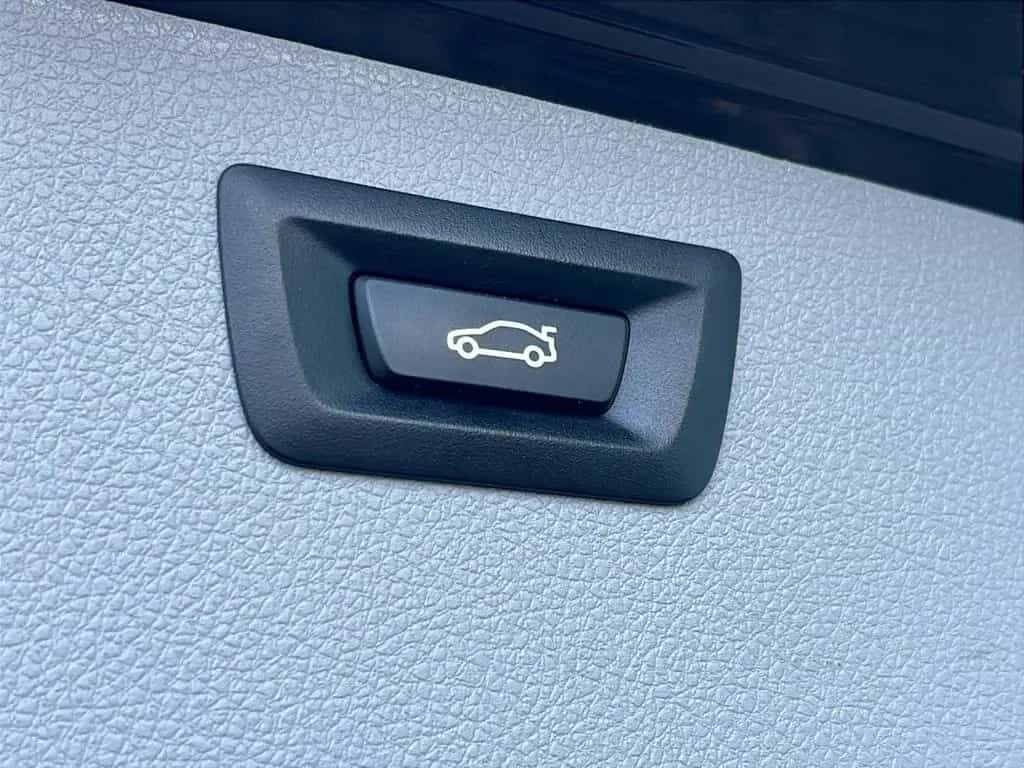 BMW 340 i TOURING SPORT AUTOMAT. SCHECKHEFT GARANTIE 02/2019-photo-27