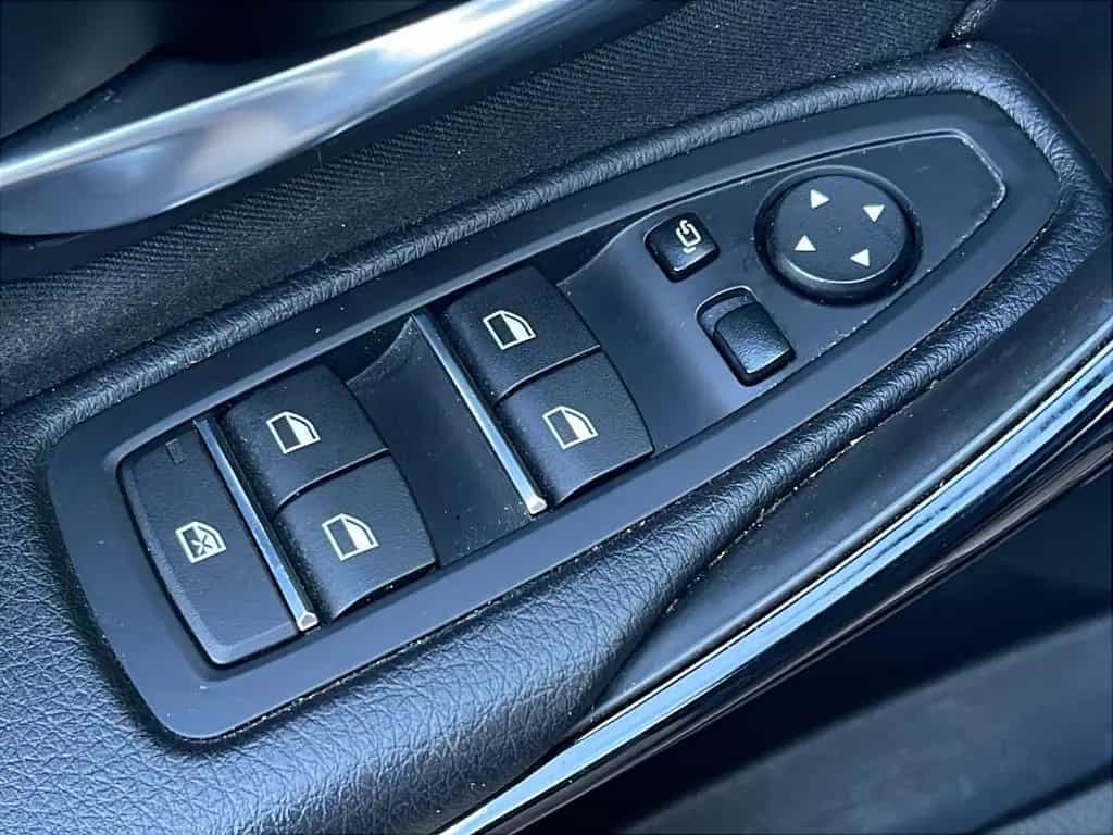 BMW 340 i TOURING SPORT AUTOMAT. SCHECKHEFT GARANTIE 02/2019-photo-37