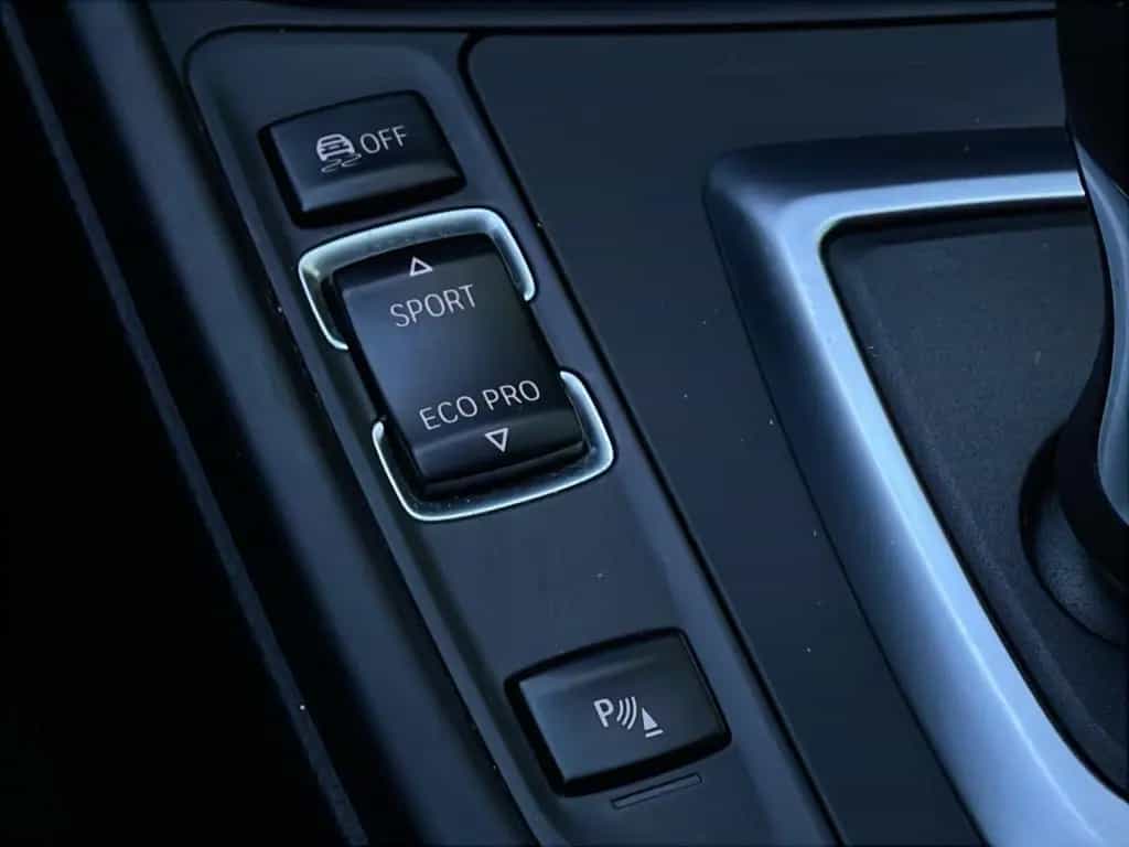BMW 340 i TOURING SPORT AUTOMAT. SCHECKHEFT GARANTIE 02/2019-photo-47
