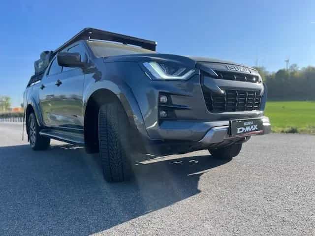Isuzu D-Max 4x4 Dachzelt / Camper VCross 11/2022-photo-4