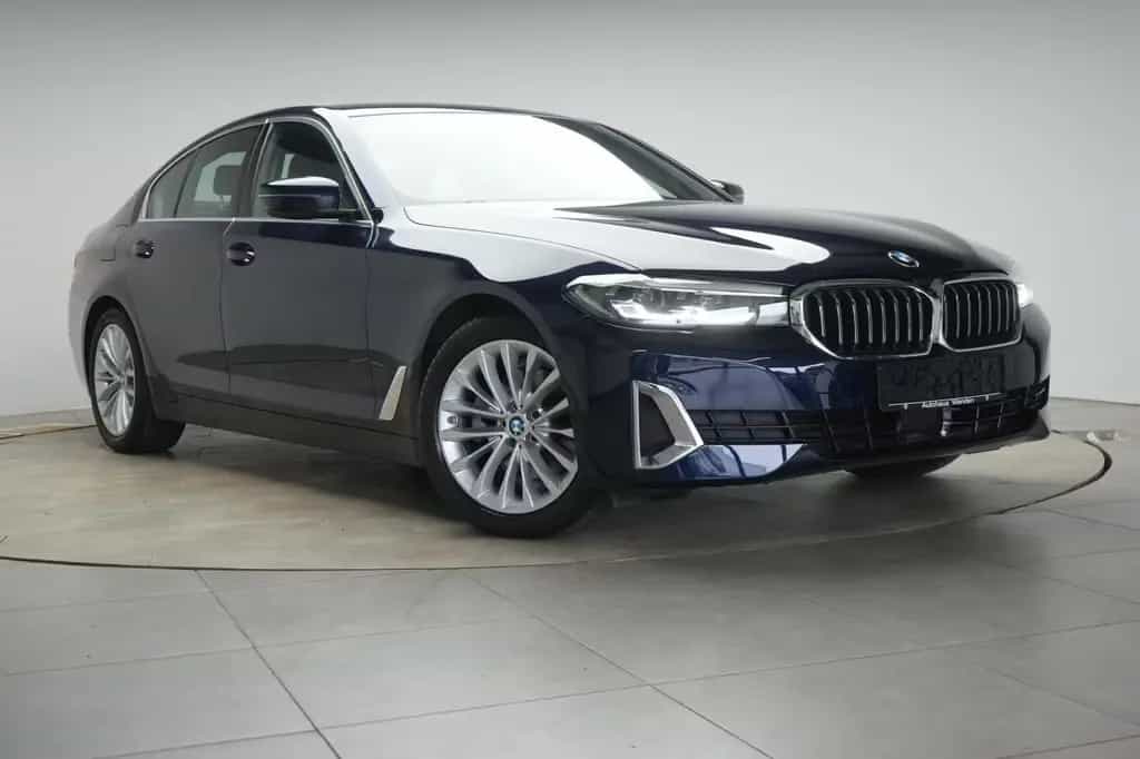 BMW 5 Series 520 i Luxury Line 11/2020-photo-0