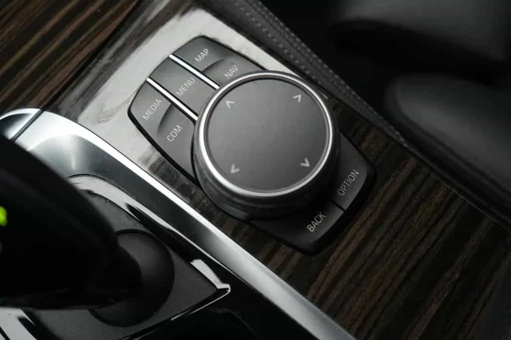 BMW 5 Series 520 i Luxury Line 11/2020-photo-19