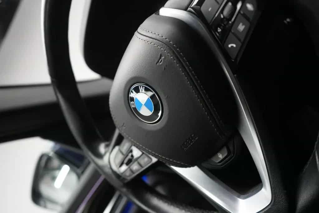 BMW 5 Series 520 i Luxury Line 11/2020-photo-23