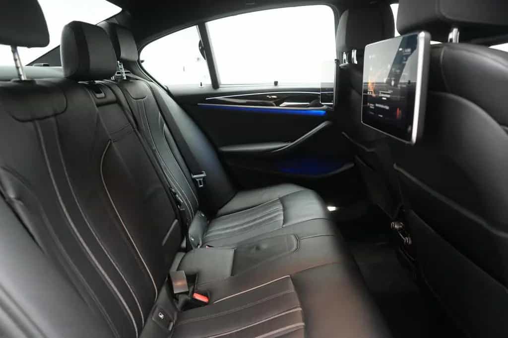 BMW 5 Series 520 i Luxury Line 11/2020-photo-7